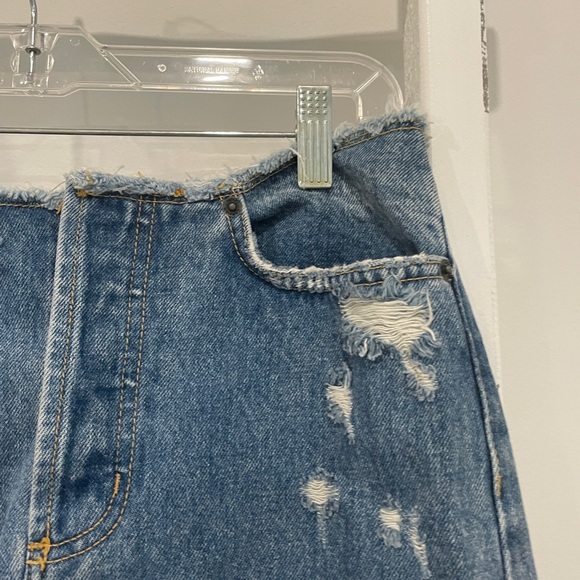 Carmar Ring Distressed Denim Skirt / NWOT - Picture 9 of 10